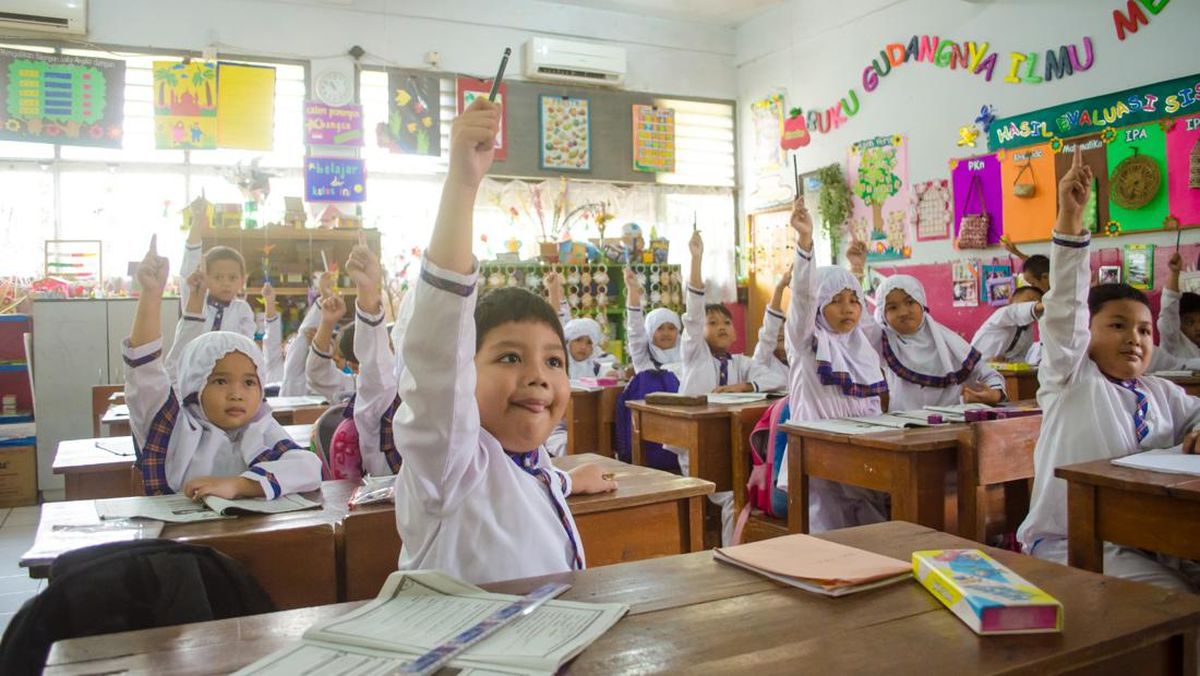 Bantuan Pendidikan & Perlengkapan Sekolah
